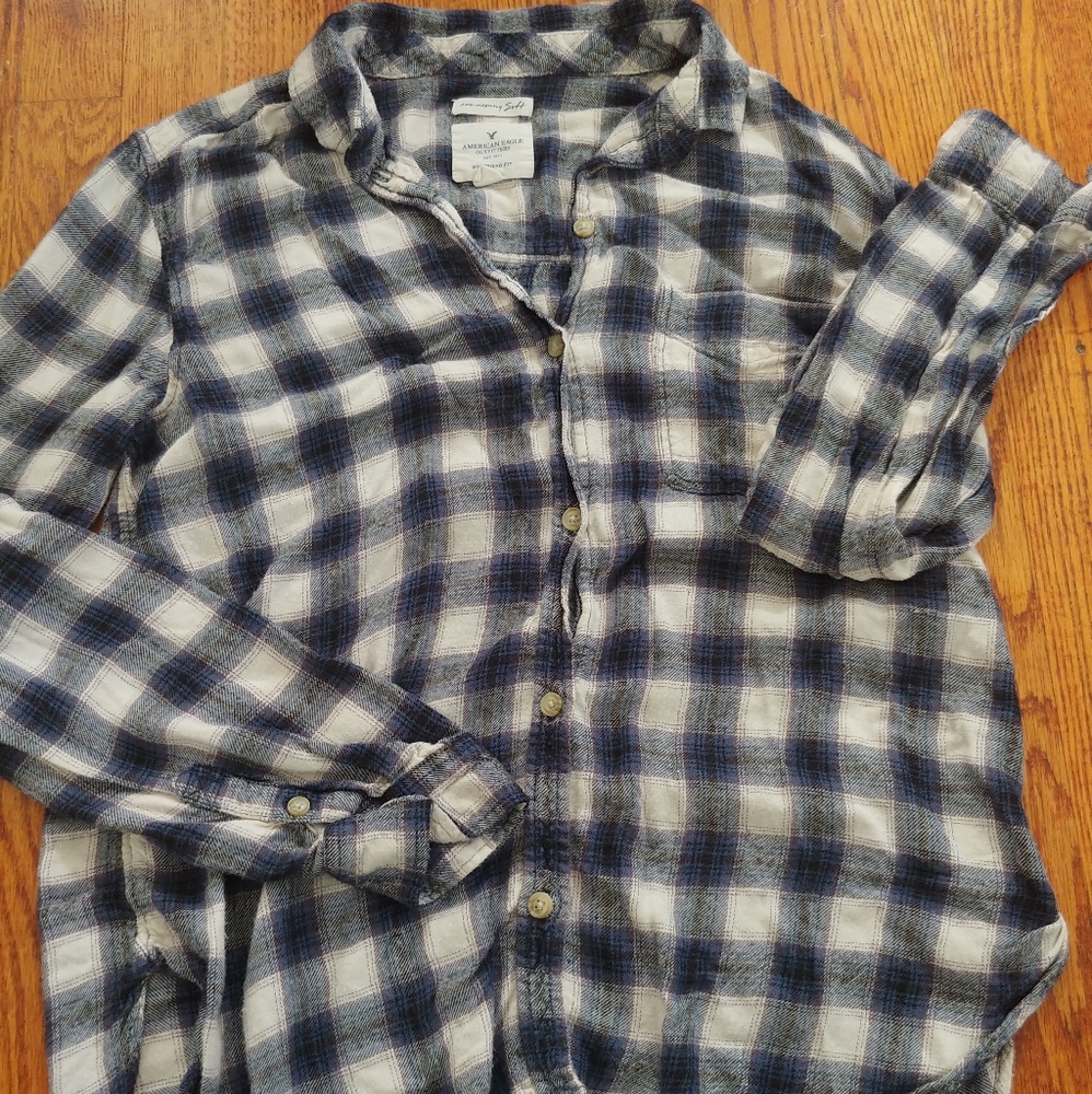 American Eagle Button down flannel
